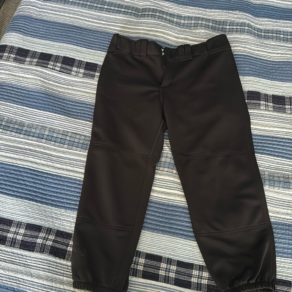 Women’s medium Mizuno softball pants